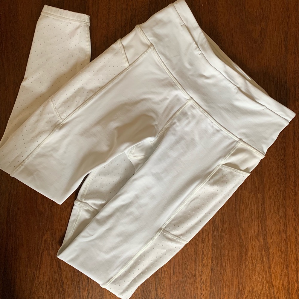 White Lululemon Long Cropped Legging Size 6